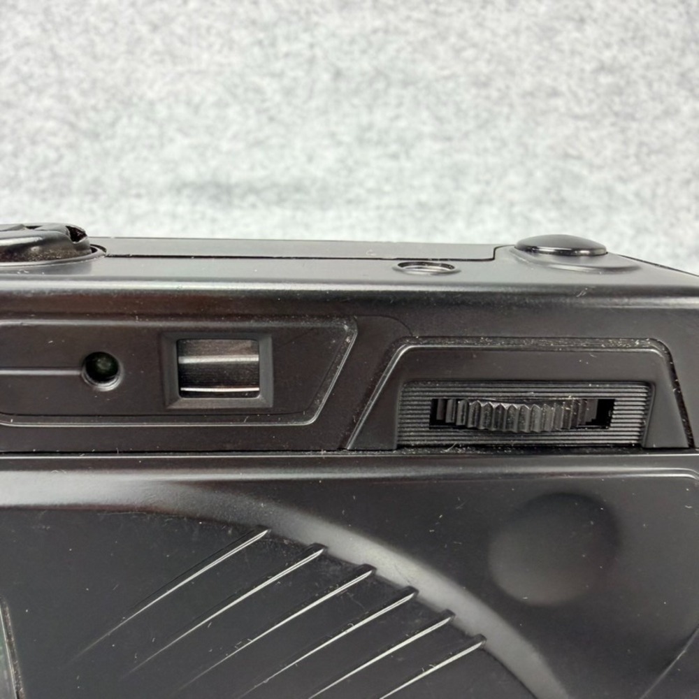 Olympus Go Easy 35mm Point & Shoot Film Camera 34mm Lens Flash Parts/Repair - Picture 7 of 13